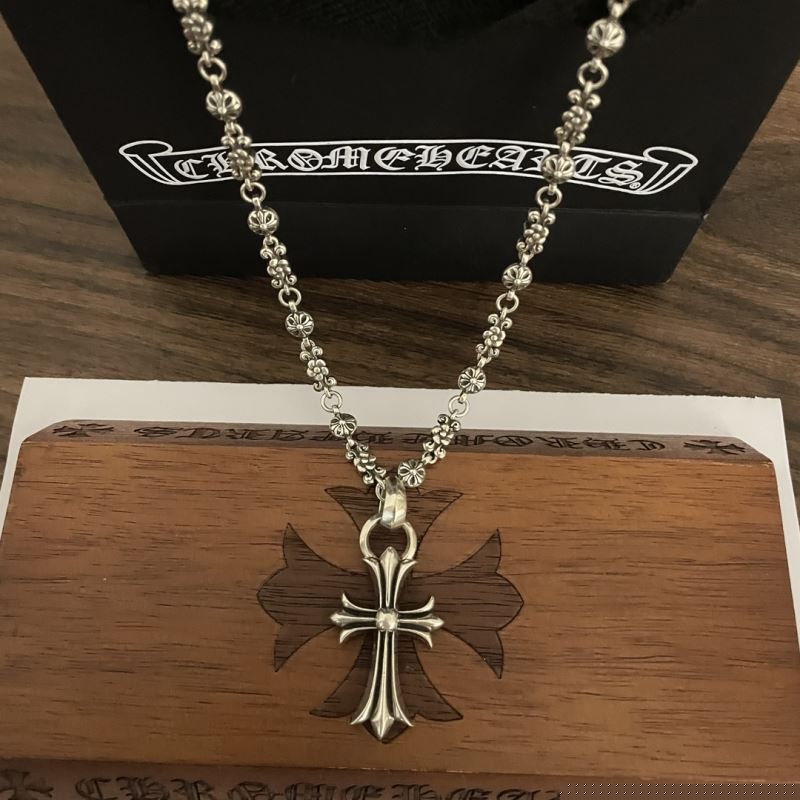 Ch**me He**ts necklaces